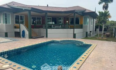 For rent 5 bedrooms villa in Bang Lamung, Chonburi