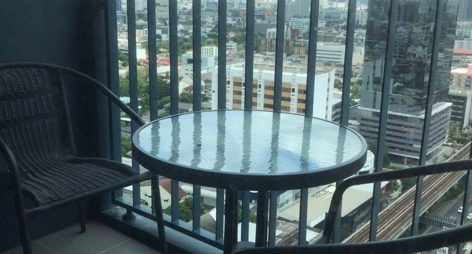 For rent 2 bedrooms condo in Phra Khanong, Bangkok