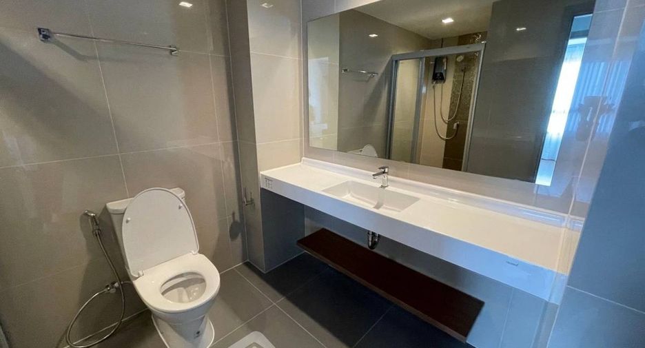 For rent 2 bedrooms condo in Phra Khanong, Bangkok