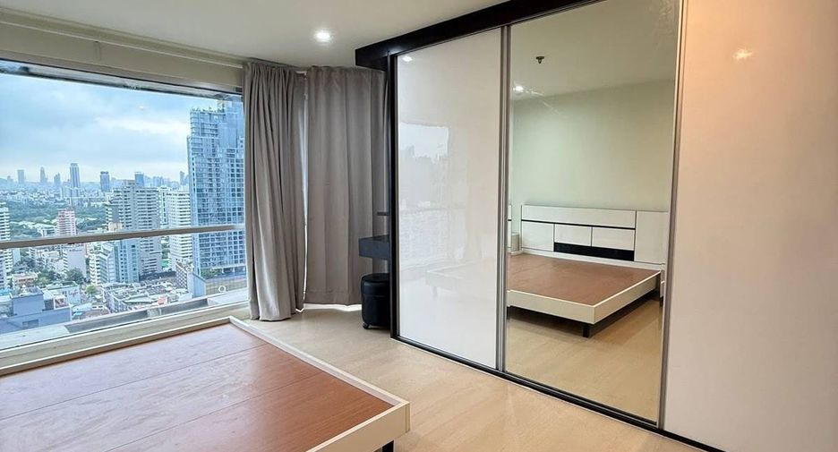 For rent 2 ベッドルーム condo in Watthana, Bangkok