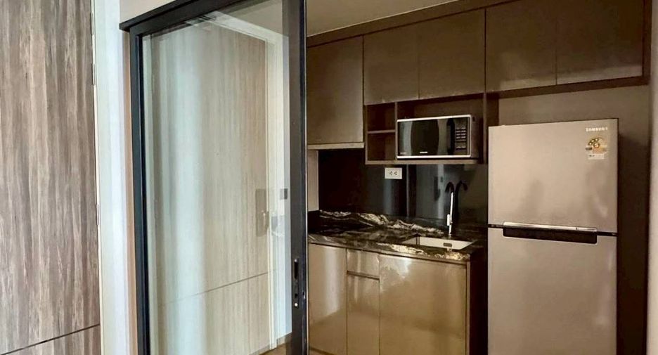 Condo en alquiler de 1 habitaciones en Khlong Toei, Bangkok