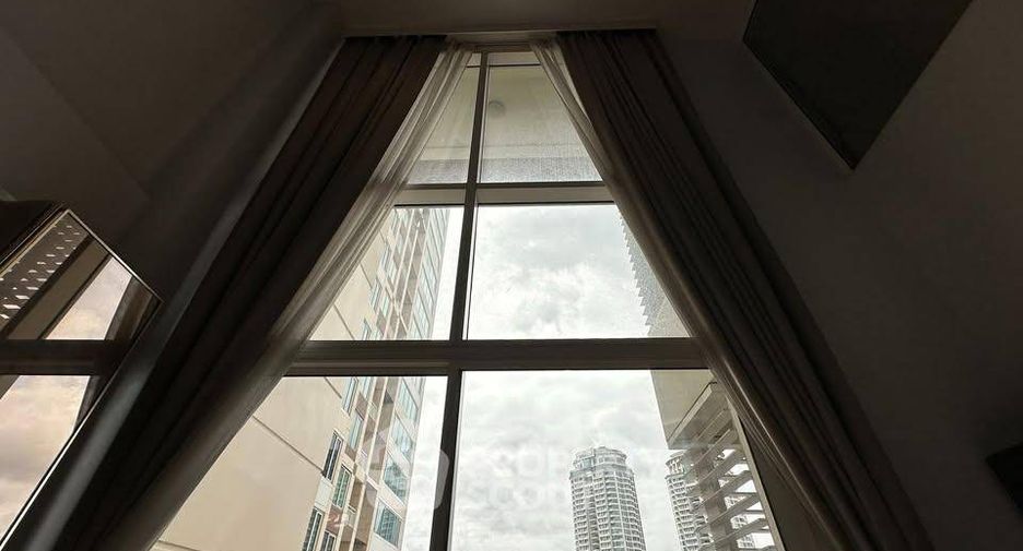For rent 2 bedrooms condo in Sathon, Bangkok