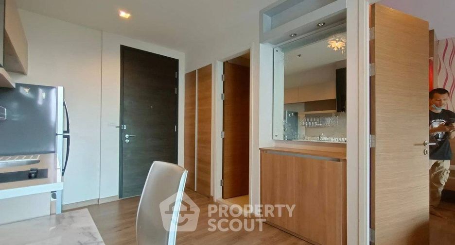 For rent 1 bed condo in Phra Khanong, Bangkok
