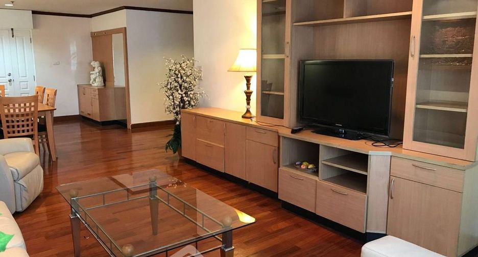 Wohnung zur Miete mit 3 Zimmer in Khlong Toei, Bangkok