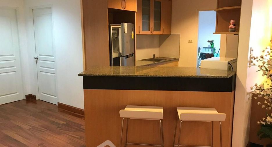 Wohnung zur Miete mit 3 Zimmer in Khlong Toei, Bangkok