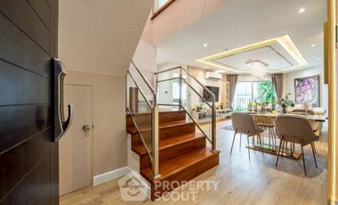 Condo en alquiler de 3 habitaciones en Huai Khwang, Bangkok