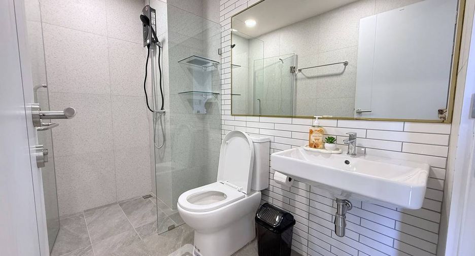 Condo en alquiler de 2 habitaciones en Phra Khanong, Bangkok