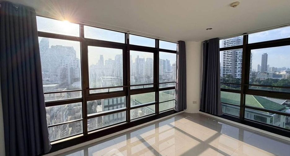 For rent 3 bedrooms condo in Watthana, Bangkok