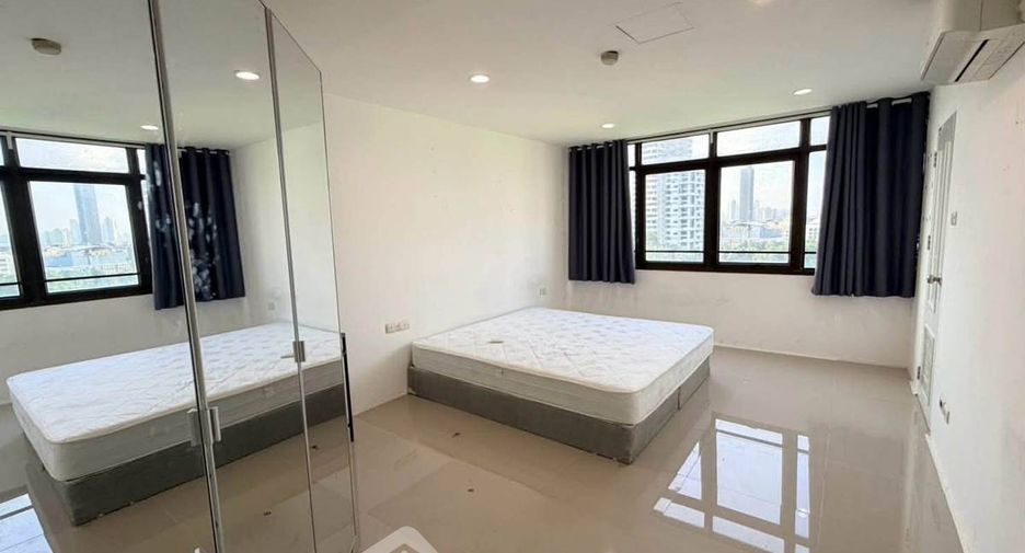 For rent 3 bedrooms condo in Watthana, Bangkok