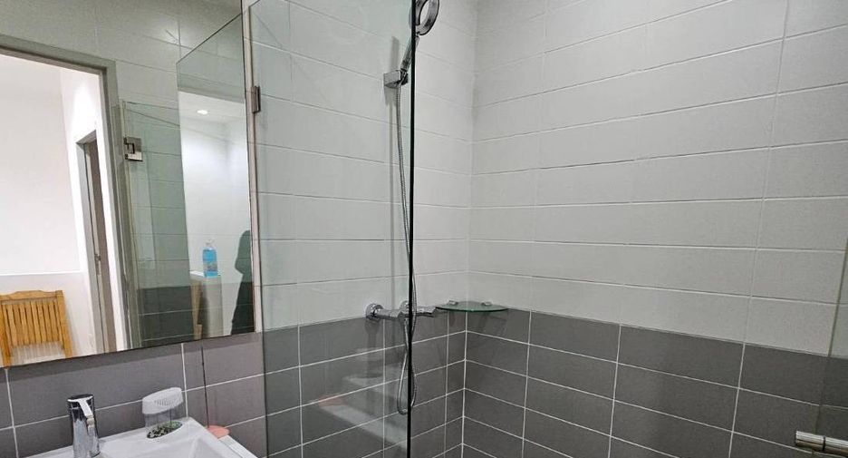 Condo en alquiler de 2 habitaciones en Khlong San, Bangkok