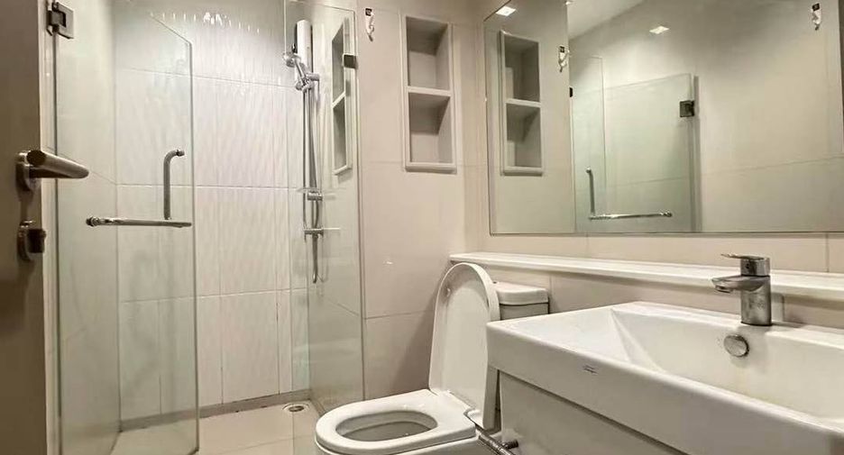 Wohnung zur Miete mit 1 Zimmer in Huai Khwang, Bangkok