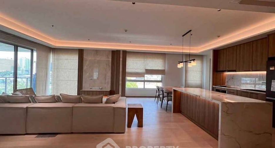 For rent 2 bedrooms condo in Yan Nawa, Bangkok