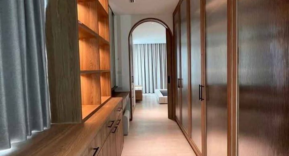 For rent 2 bedrooms condo in Yan Nawa, Bangkok