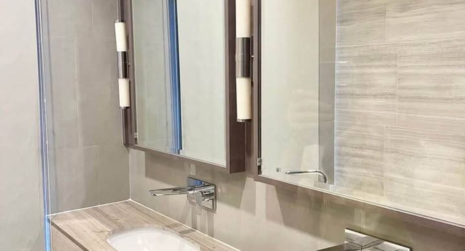 For rent 2 bedrooms condo in Sathon, Bangkok