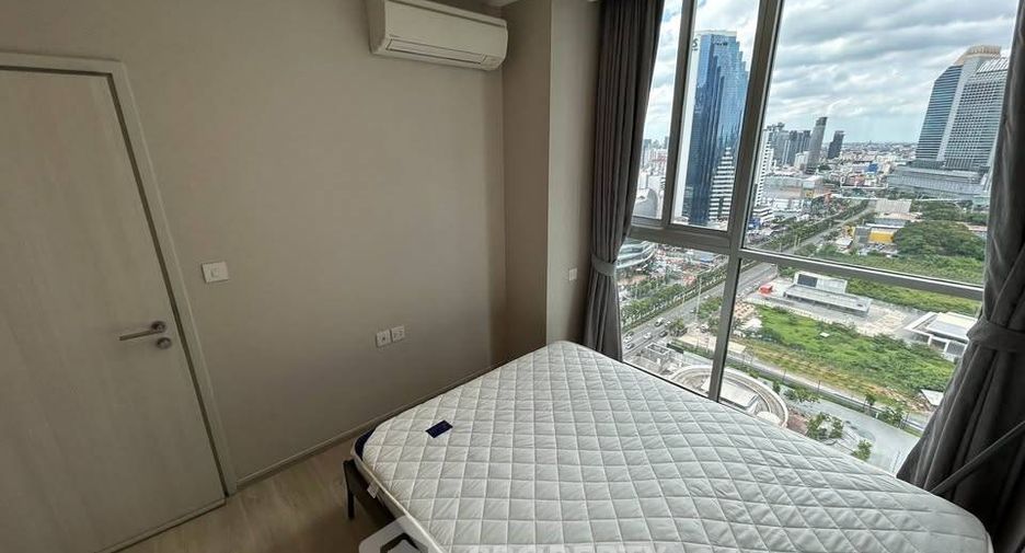 For rent 2 bedrooms condo in Huai Khwang, Bangkok