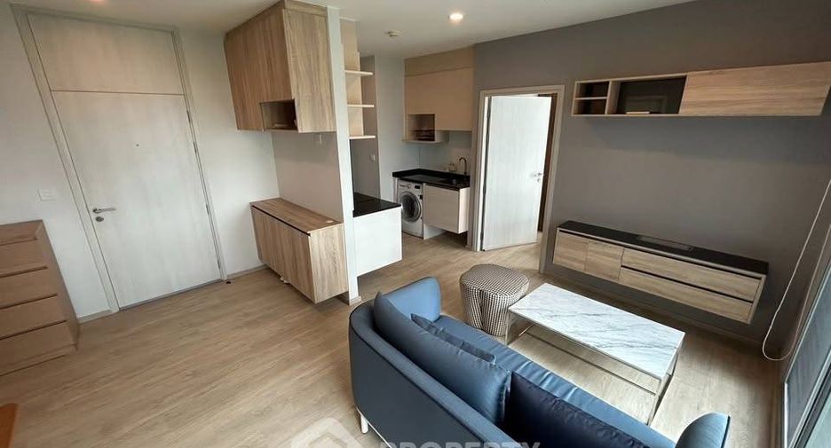 For rent 2 bedrooms condo in Huai Khwang, Bangkok