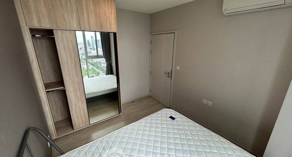 For rent 2 bedrooms condo in Huai Khwang, Bangkok