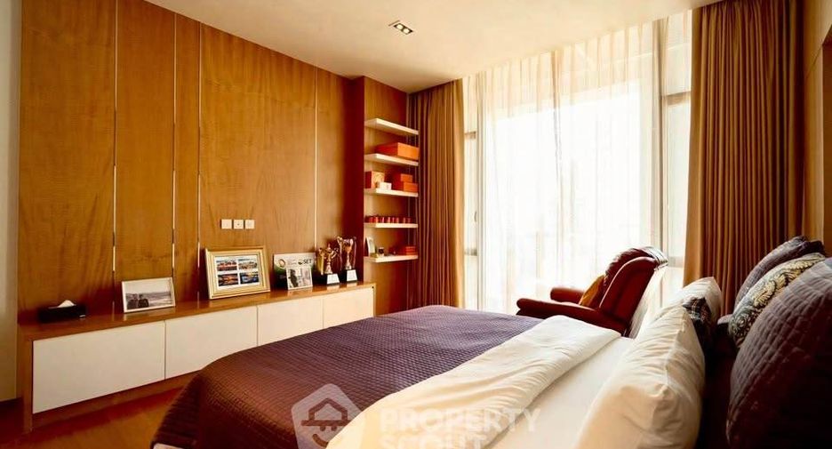 For rent 3 bedrooms condo in Sathon, Bangkok