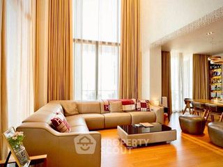 For rent 3 bedrooms condo in Sathon, Bangkok