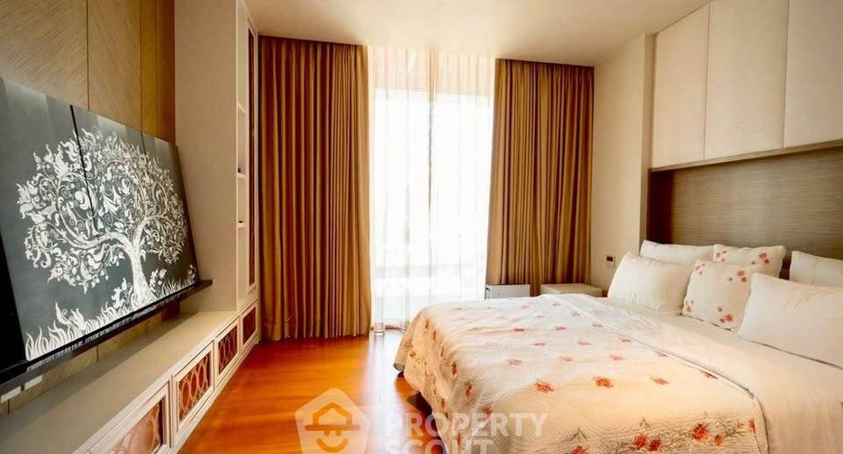 For rent 3 bedrooms condo in Sathon, Bangkok