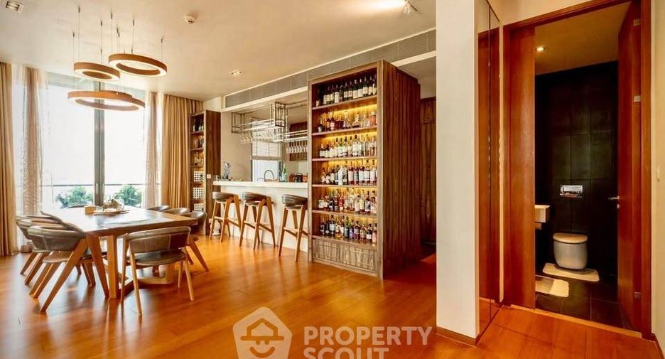 For rent 3 bedrooms condo in Sathon, Bangkok