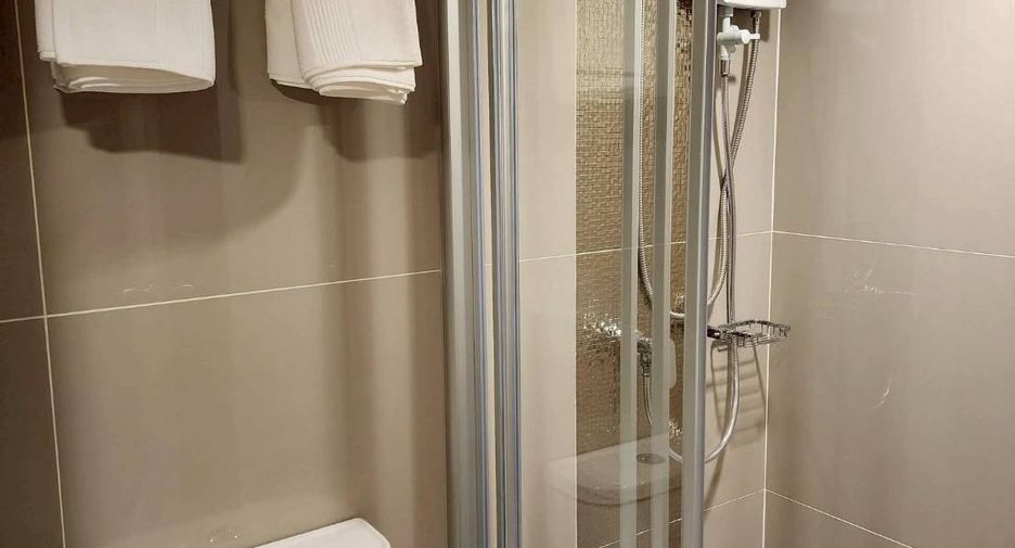 For rent 1 bed condo in Huai Khwang, Bangkok