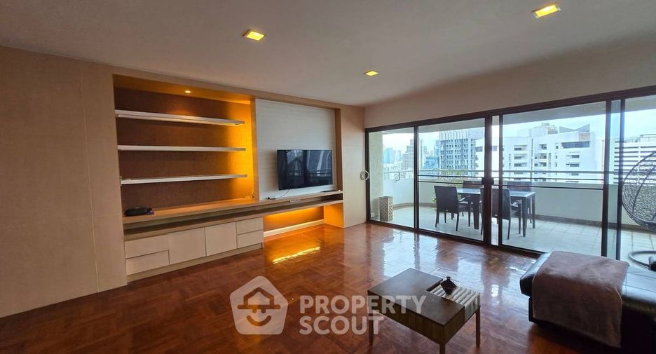 Condo en alquiler de 3 habitaciones en Watthana, Bangkok