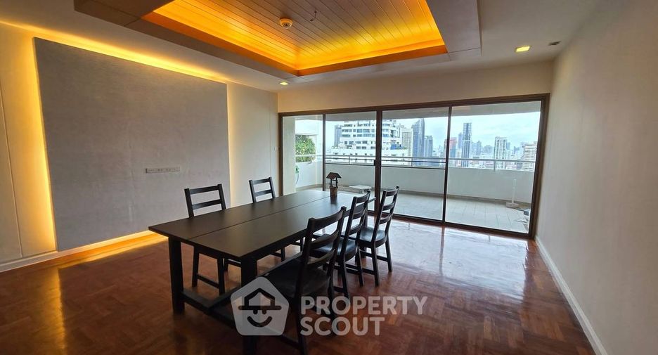 Condo en alquiler de 3 habitaciones en Watthana, Bangkok