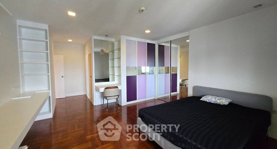Condo en alquiler de 3 habitaciones en Watthana, Bangkok
