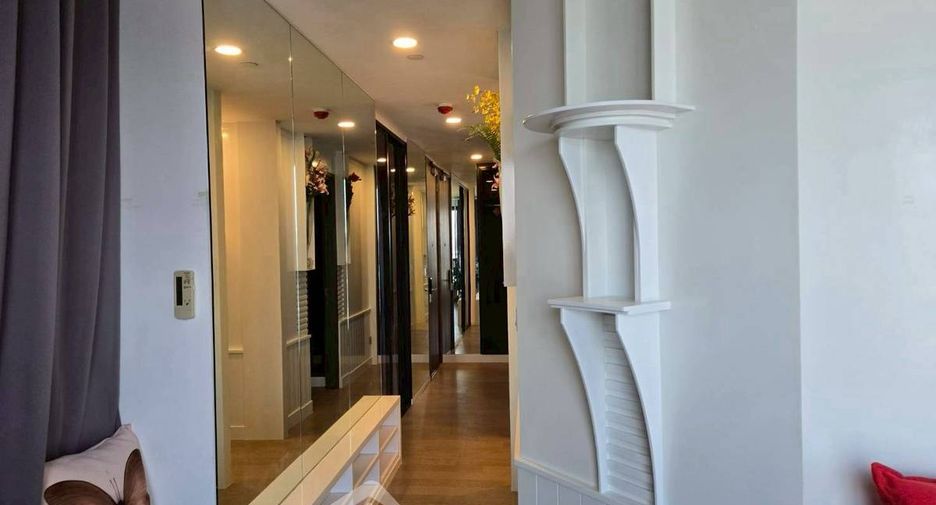 À louer 2 chambres condo à Bang Rak, Bangkok