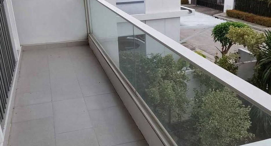 For rent 3 ベッドルーム house in Lat Krabang, Bangkok