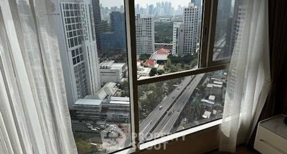 For rent 2 bedrooms condo in Bang Rak, Bangkok