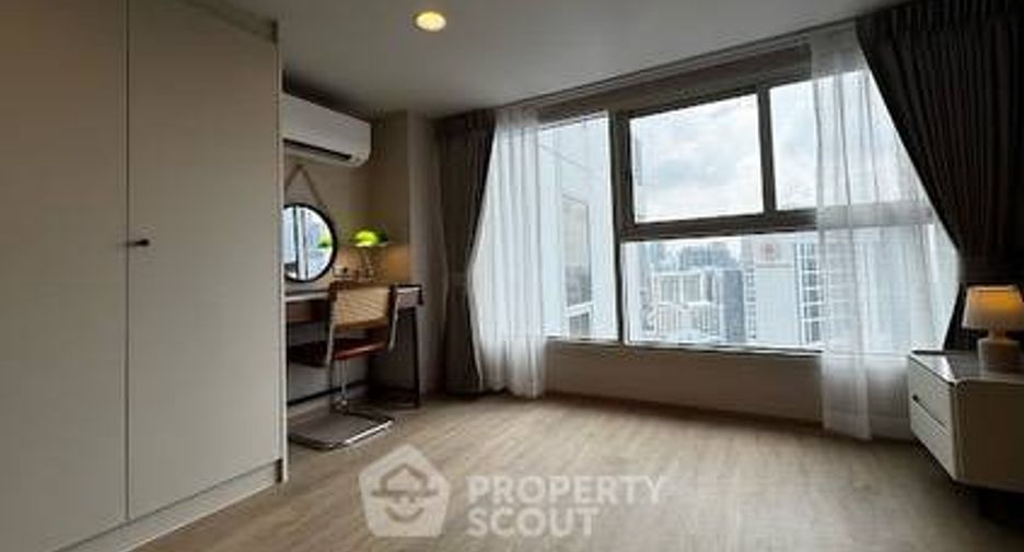For rent 2 bedrooms condo in Bang Rak, Bangkok