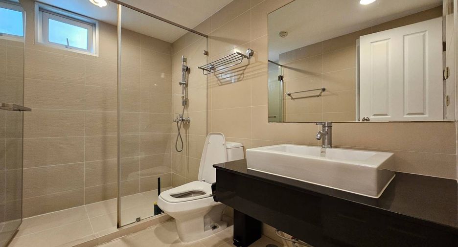 À vendre et à louer 2 chambres condo à Huai Khwang, Bangkok