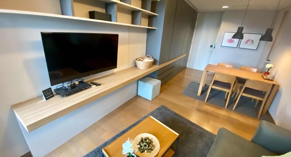 For rent 2 bedrooms condo in Khlong Toei, Bangkok