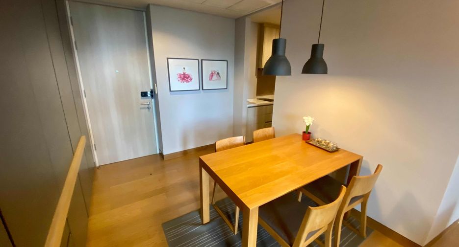 For rent 2 bedrooms condo in Khlong Toei, Bangkok