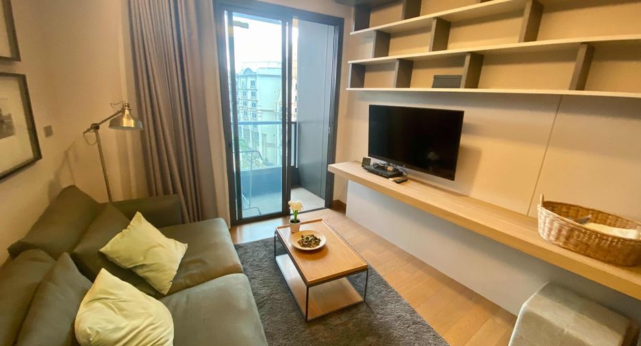 For rent 2 bedrooms condo in Khlong Toei, Bangkok