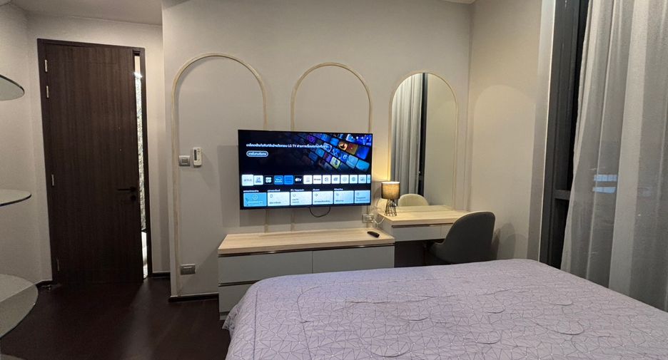 For rent 3 bedrooms condo in Khlong Toei, Bangkok