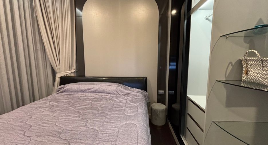 For rent 3 bedrooms condo in Khlong Toei, Bangkok