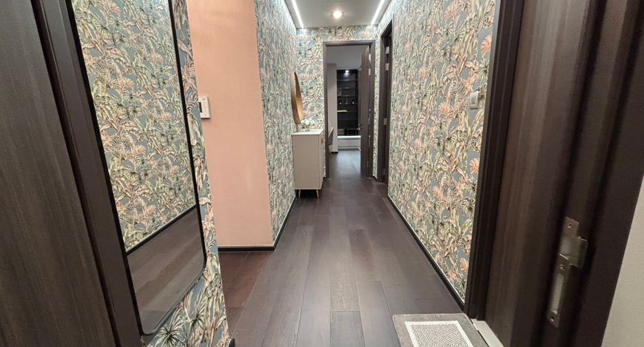For rent 3 bedrooms condo in Khlong Toei, Bangkok