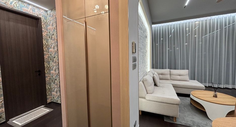 For rent 3 bedrooms condo in Khlong Toei, Bangkok