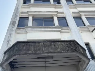 出售 4 卧室 联排别墅 在 Mueang Surat Thani, 素叻