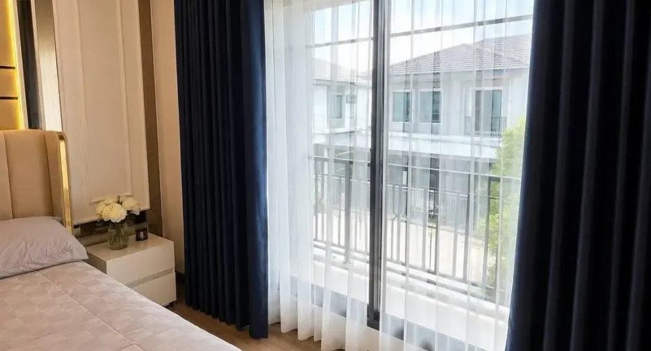 Casa en alquiler de 4 habitaciones en Thanyaburi, Pathum Thani