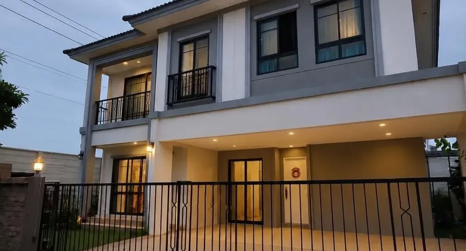 Casa en alquiler de 4 habitaciones en Thanyaburi, Pathum Thani