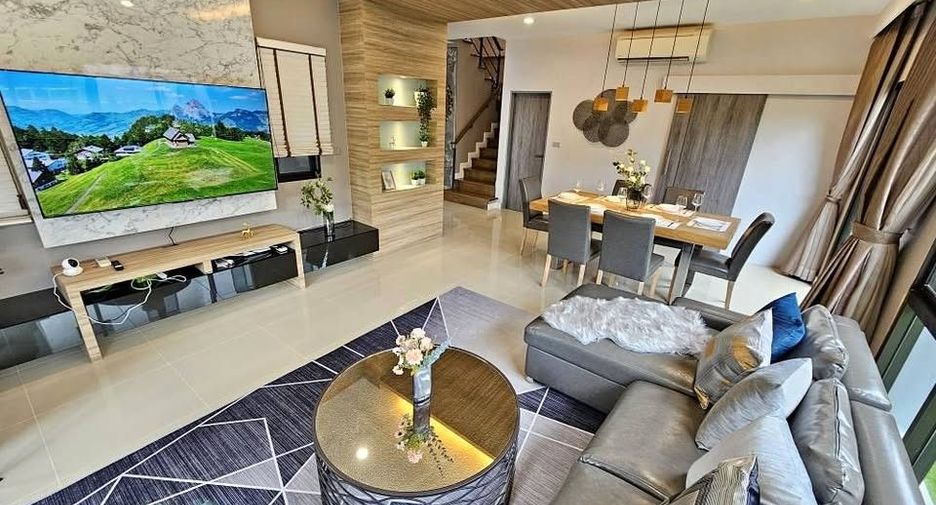 Haus zur Miete mit 4 Zimmer in Prawet, Bangkok