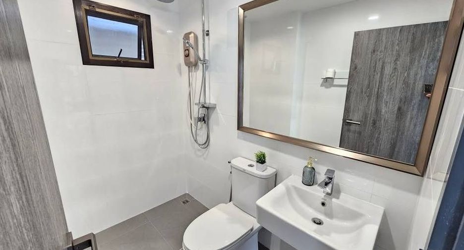 Haus zur Miete mit 4 Zimmer in Prawet, Bangkok
