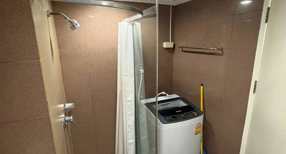 For rent 2 bedrooms condo in Khlong Toei, Bangkok