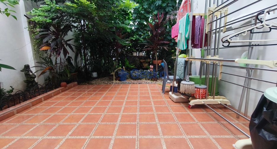 出售 4 卧室 独立屋 在 Huai Yai, 芭提雅