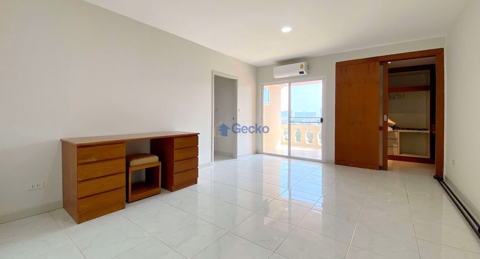 For sale 3 bedrooms condo in Bang Lamung, Chonburi