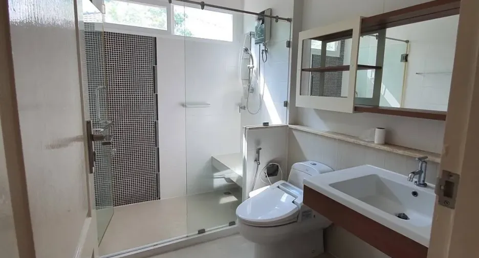 Haus zur Miete mit 3 Zimmer in Bang Kapi, Bangkok